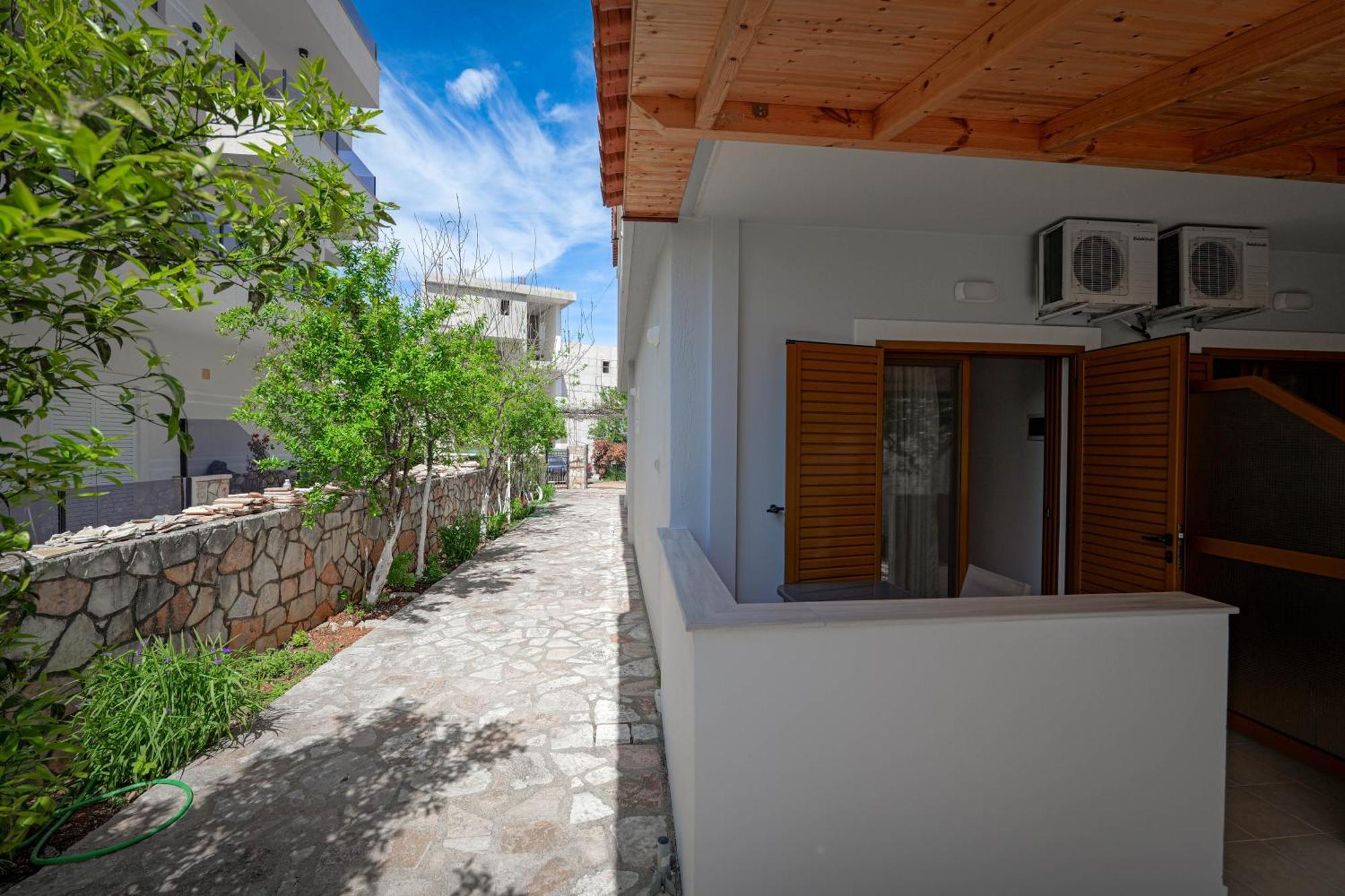 Guesthouse Blue Dream Ksamil Extérieur photo